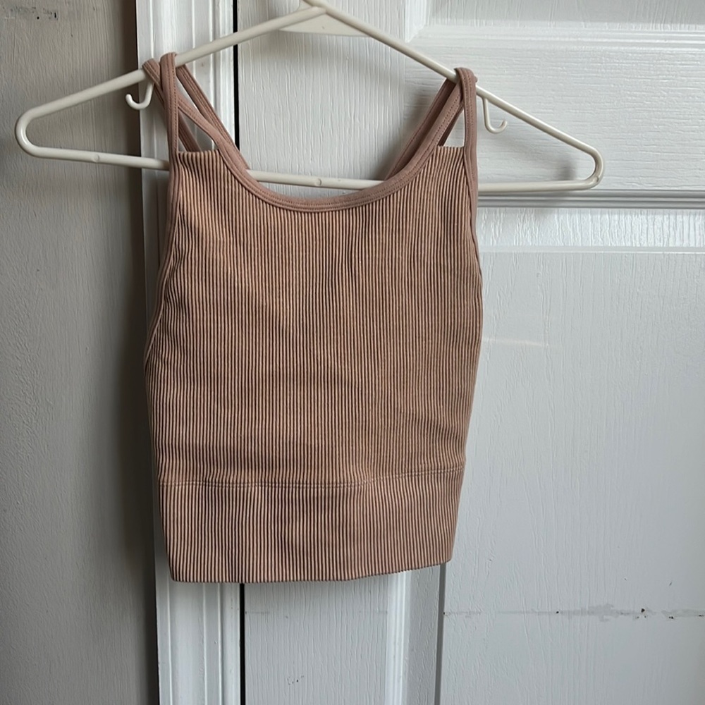 Cute cropped top.